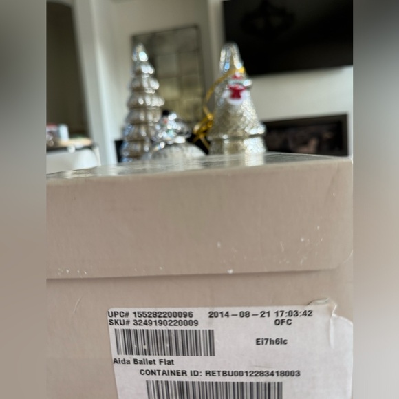 Banana Republic Aida Ivory Black Leather Cap Toe Ballet🤍a very romantic shoe🤍 - Picture 3 of 5